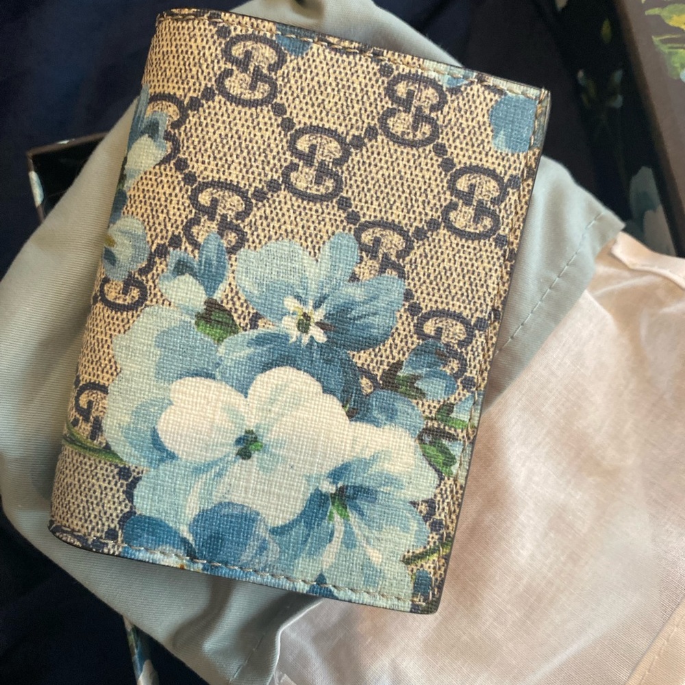 GUCCI BLOOMS LIMITED EDITION WALLET NWT